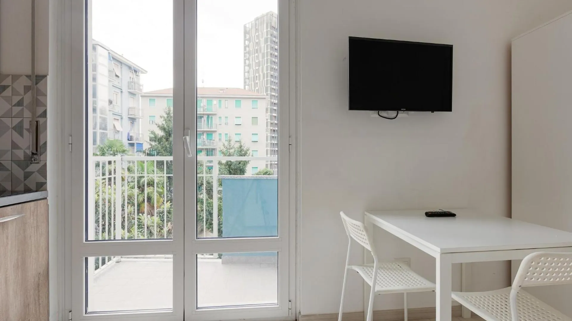 Cimiano M2 Cozy Studio With Balcony Milán