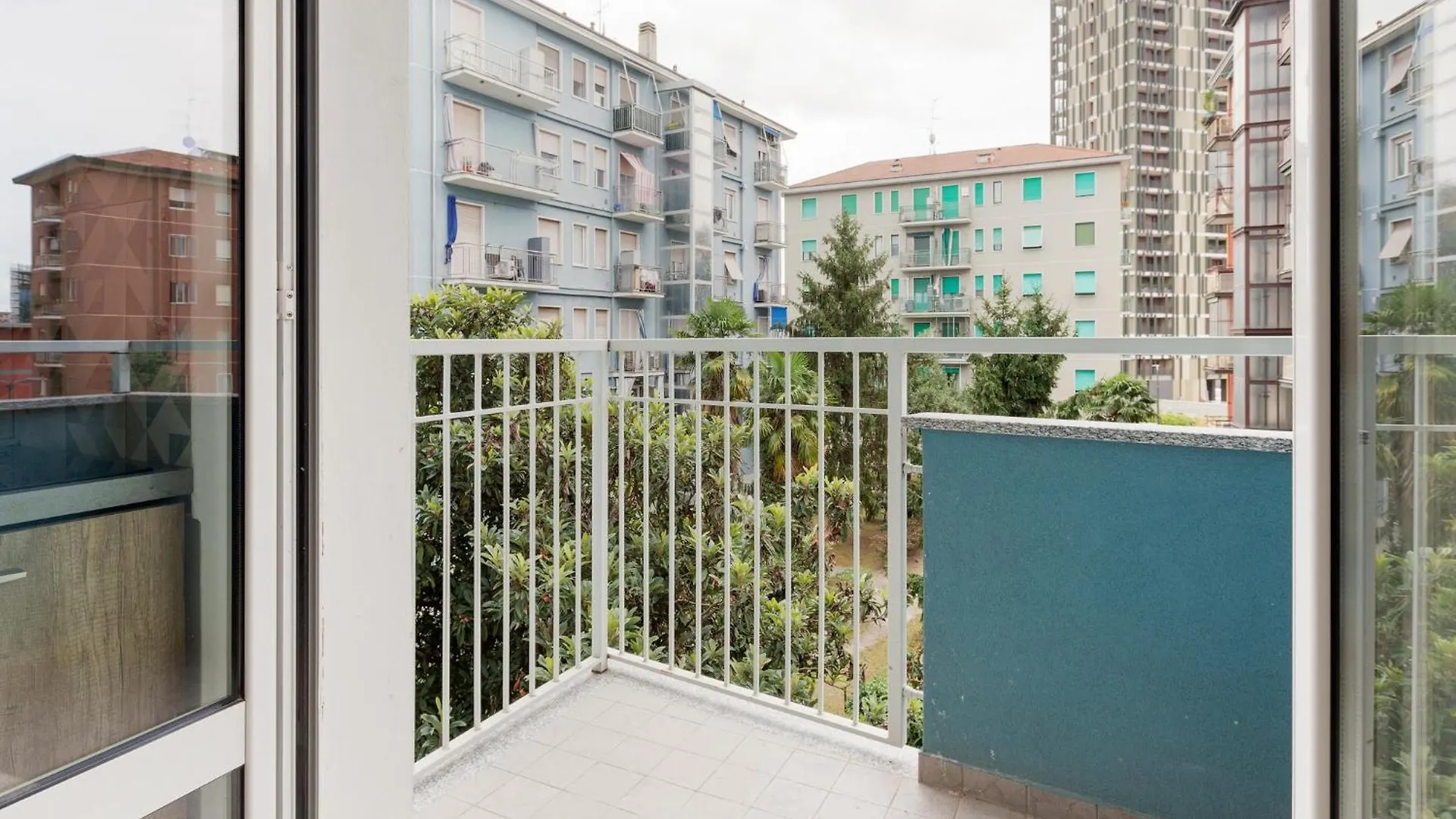 Cimiano M2 Cozy Studio With Balcony Milán