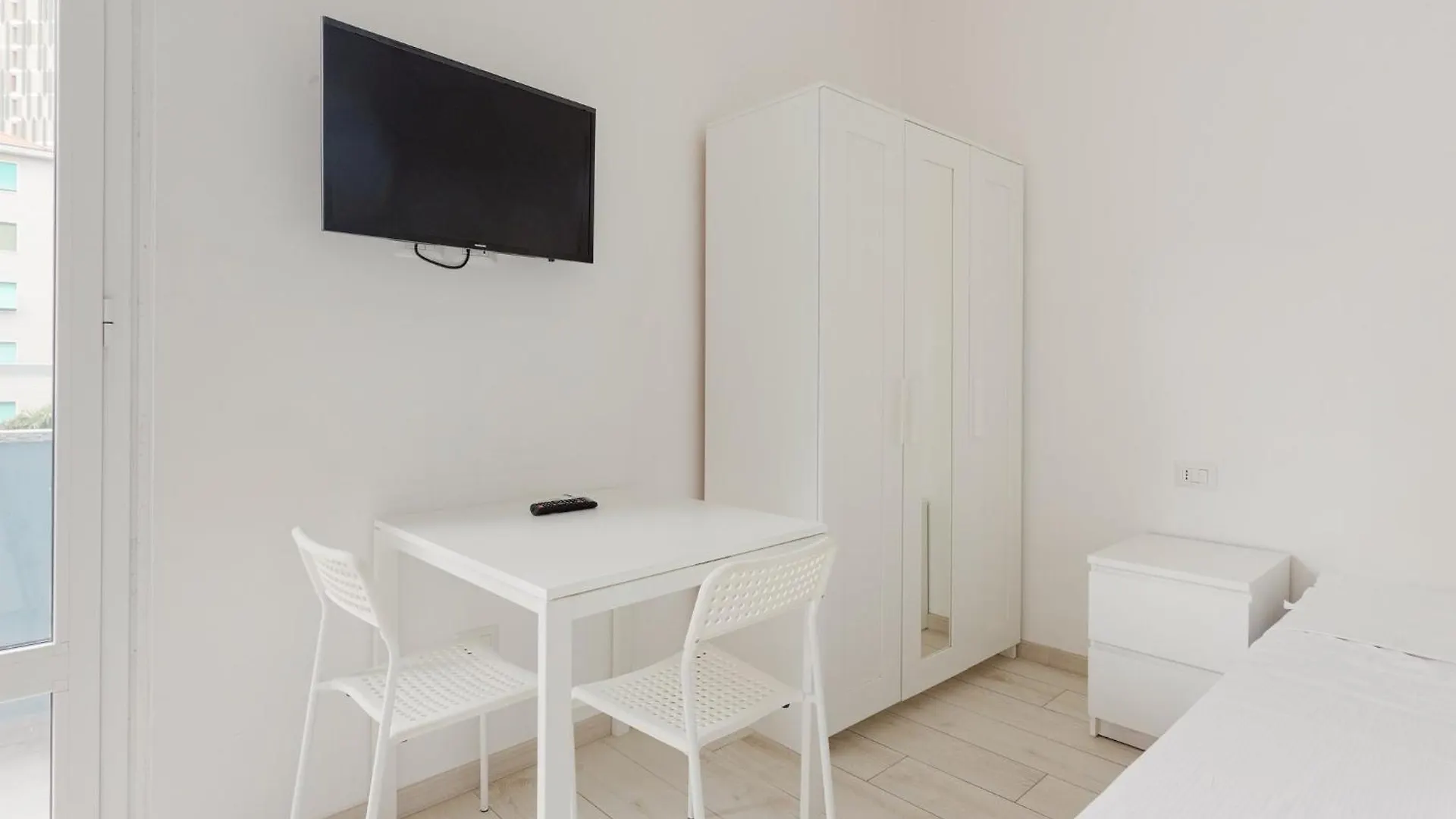 Cimiano M2 Cozy Studio With Balcony Mailand 0*,